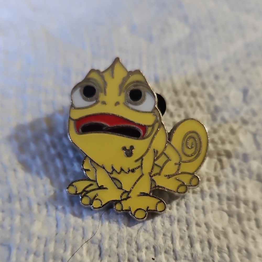 Disney Pin Pascal